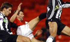 开云官方app入口-弗兰克福球员调整战术，努力追求胜利！