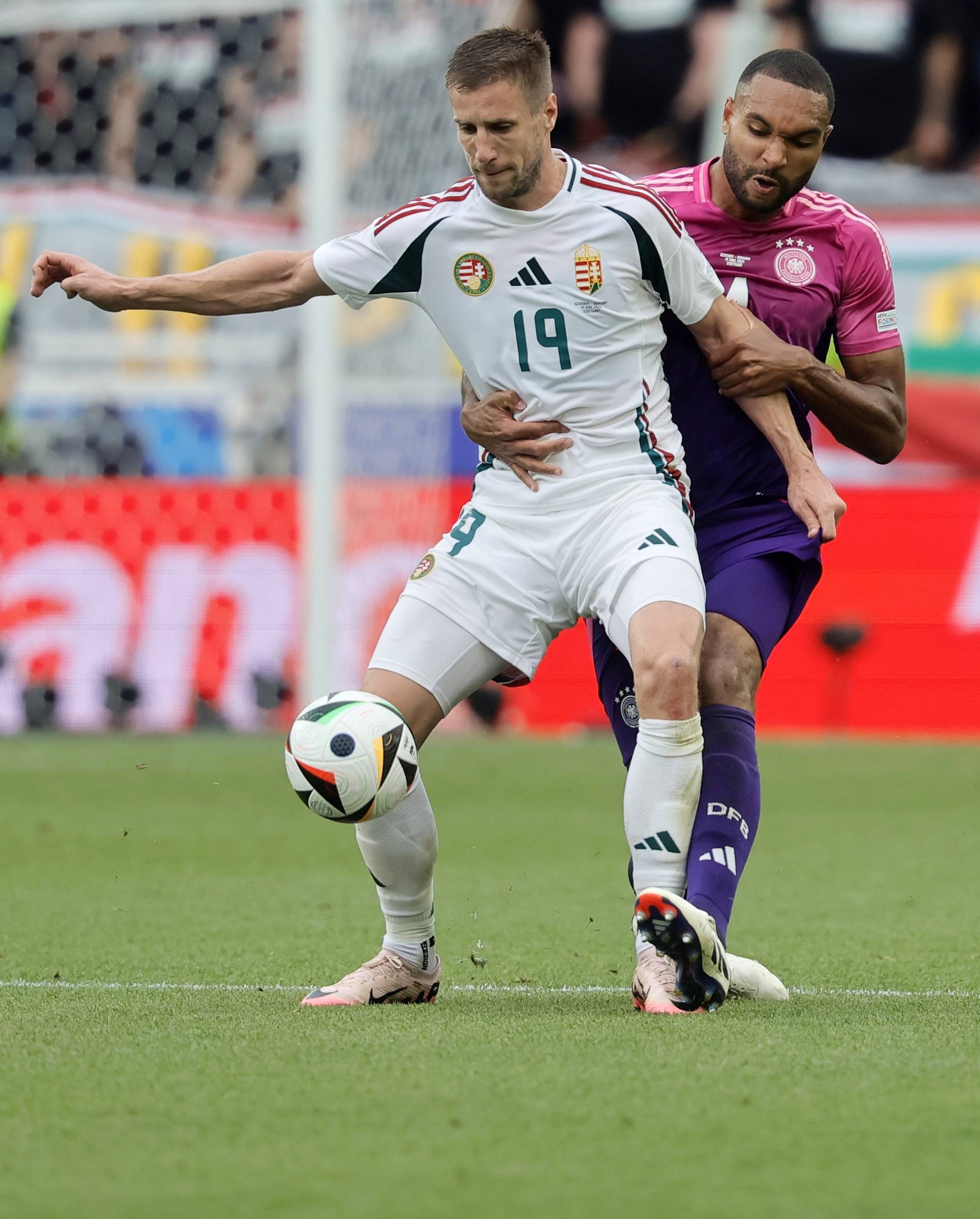 包含匈牙利队奋力拼搏，取得重要胜利的词条