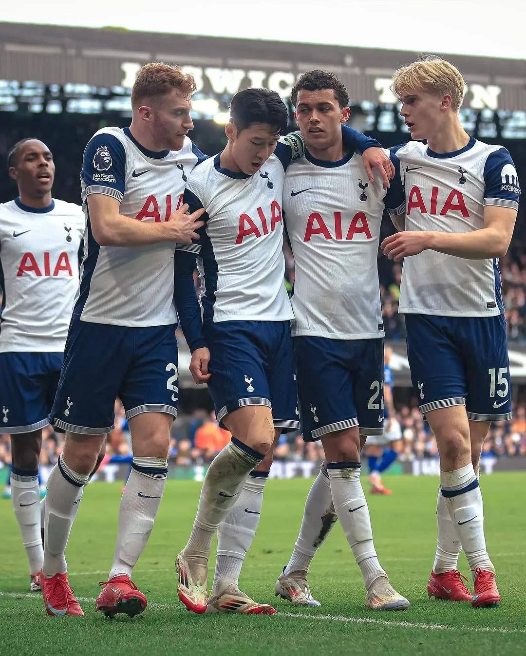 包含热刺实现客场逆转，前景一片大好的词条