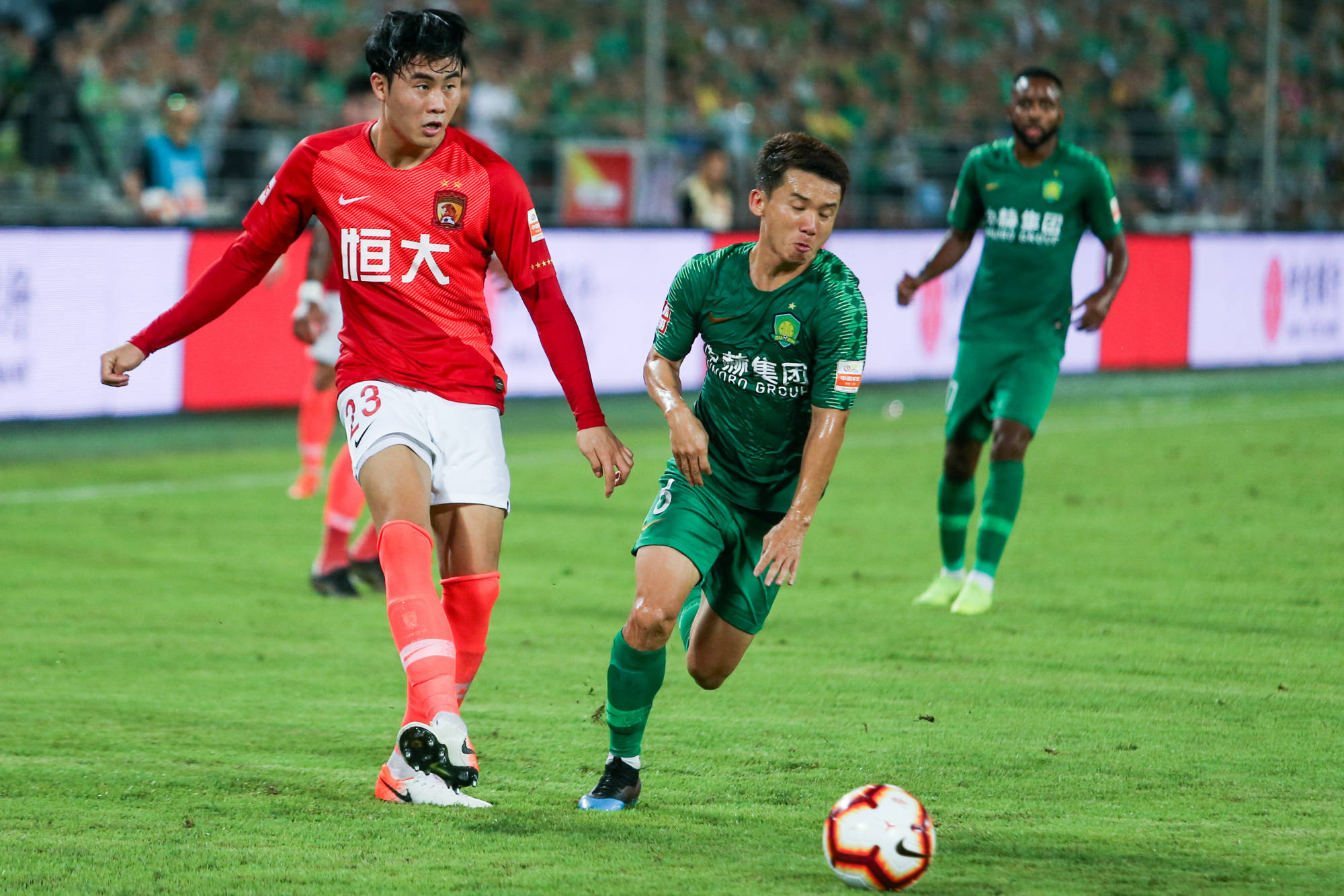 平局之战!华夏0-0富德,双方难分伯仲 平局之战!华夏0-0富德,双方难分伯仲