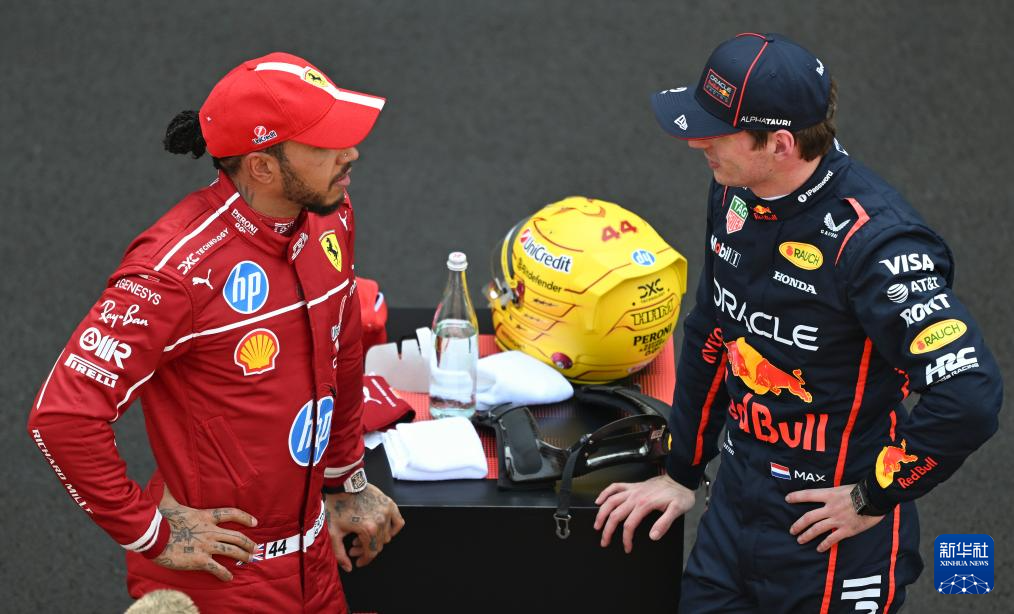 包含索伯车队碾压迈凯伦，汉密尔顿高光表现的词条